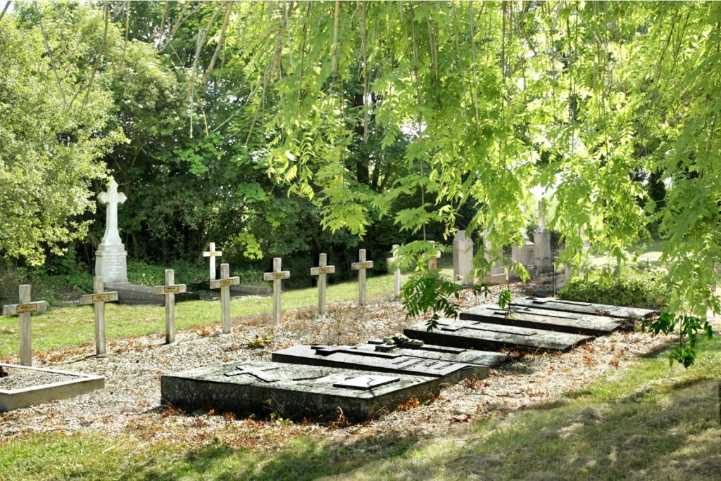 Le cimetière de Laval-sur-Tourbe (51)